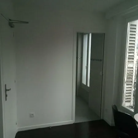 Rivoli Hotel *
