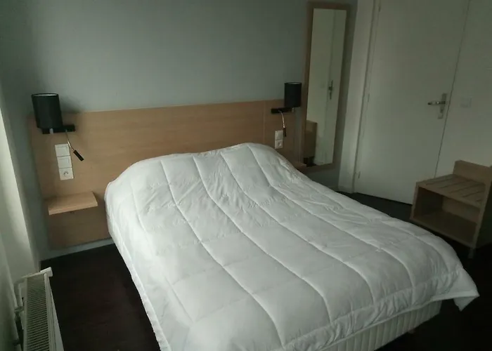 리볼리 호텔 *